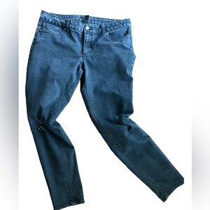 White House Black Market Skinny Leg 14R off black Jeans. 36 waist x 29” inseam.